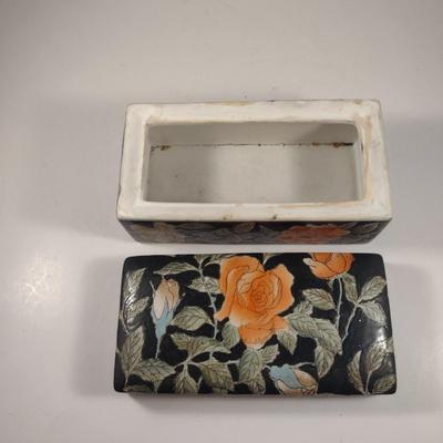 Painted Rose Design Porcelain Decorative Box with Lid