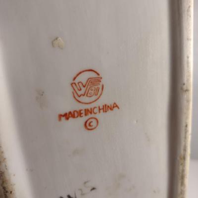 Painted Rose Design Porcelain Decorative Box with Lid