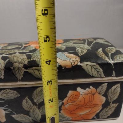 Painted Rose Design Porcelain Decorative Box with Lid