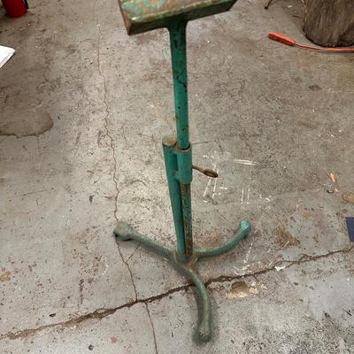 Adjustable Iron Stand