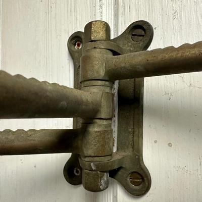 Antique Three Arm Swing Towel Deco