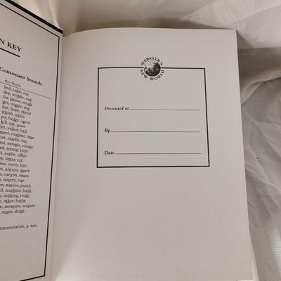 New Websters hardcover New world College Dictionary