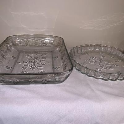 Two baking dishes Essentials by Toscany Savannah Quiche dish and casserole