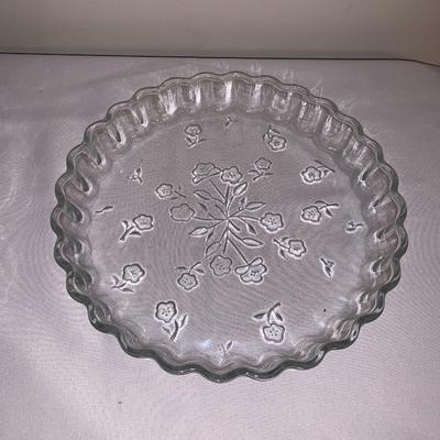 Two baking dishes Essentials by Toscany Savannah Quiche dish and casserole