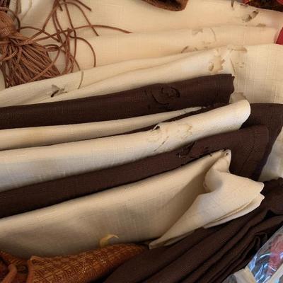 Mystery bag of Autumn linens, etc