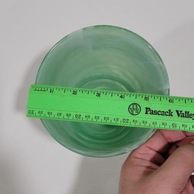 Green swirl art glass vase