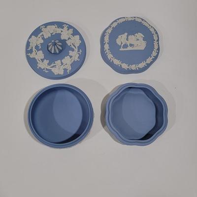 Wedgwood Jasperware trinket boxes. 2pc lot