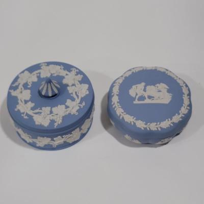 Wedgwood Jasperware trinket boxes. 2pc lot