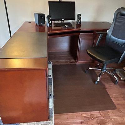 LOT 22: Computer Desk and Kadirya Chair