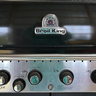 LOT 80: Broil King Baron 5 Burner Gas Grill