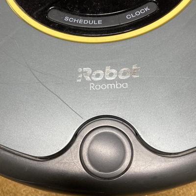 LOT 101: Roomba Robot Vacuum