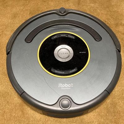 LOT 101: Roomba Robot Vacuum