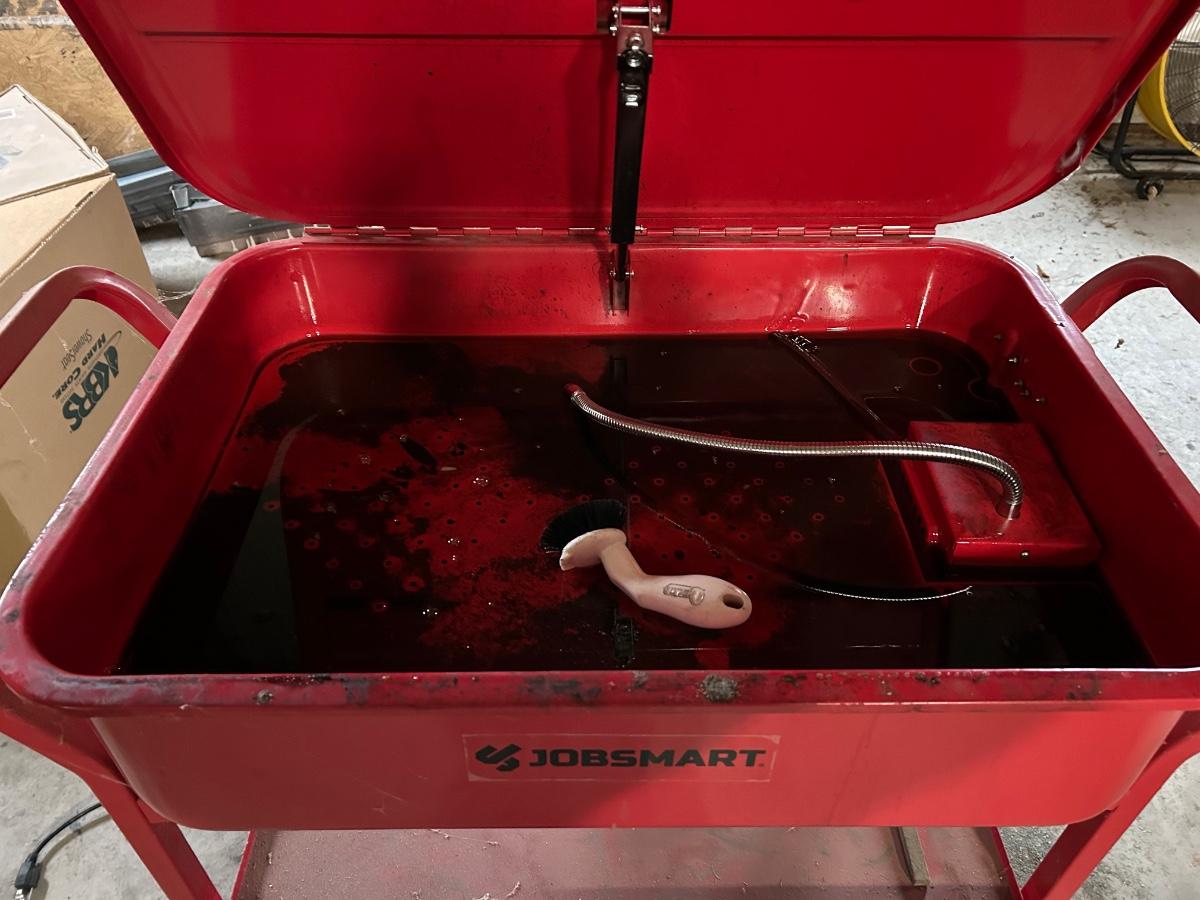 LOT 121 Portable Jobsmart Parts Washer