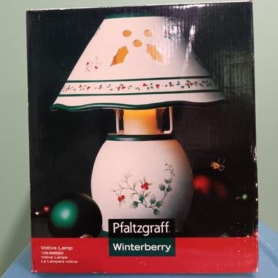 LOT 16: Pfaltzgraff Winterberry Votive Lamp, Tealight Garden & Candles