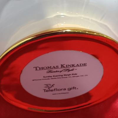 LOT 20: Thomas Kinkade 'Sunday Evening Sleigh Ride' Teleflora Planter w/ 'Making Spirits Bright' Illuminated Musical Crystal Candle