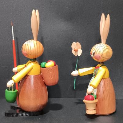 LOT 125: Easter Collection- Erzgebirge Wooden Easter Rabbits w/ Picture Frames, Wreath, Daisy Wall Art & More