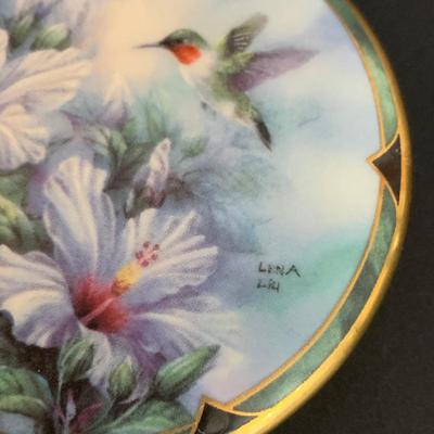 LOT 146: Collection Lena Liu Hummingbird Music/Trinket Boxes
