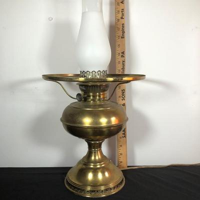 LOT 2M: Vintage Electric Hurricane Lamp w/ Glass Shade