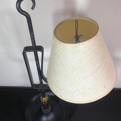 LOT 3M: Vintage Colonial Style Leviton Metal Electric Lamp