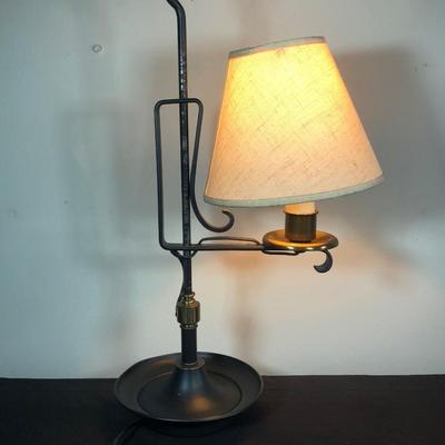 LOT 3M: Vintage Colonial Style Leviton Metal Electric Lamp
