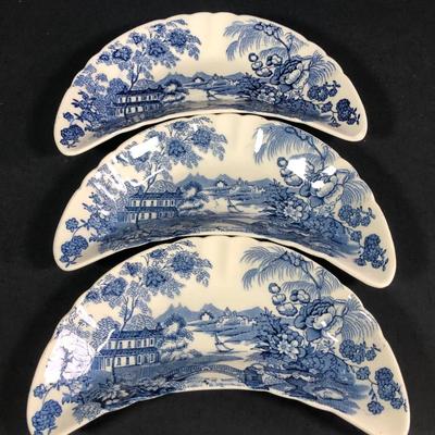 LOT 38M; Royal Staffordshire Tonaquin Crescent China Plates by Clarice Gliff & Barker & Till Stoneware Plate