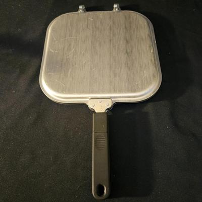 Bobby Flay, Calphalon Skillets and More (K-DW)