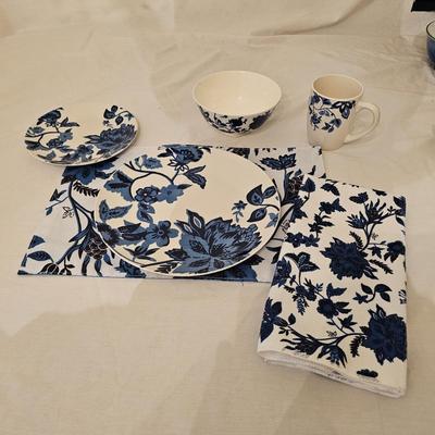 Royal Norfolk China w/Accessories & More (DR-JS)