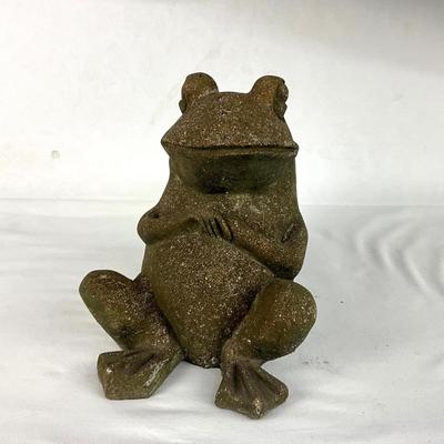 896 Frog Garden Statue