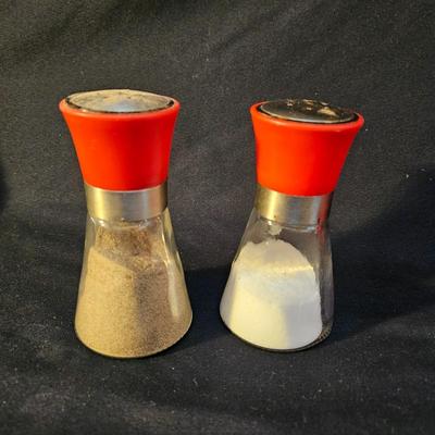 Red Rachel Ray Kitchen Items and More (K-DW)