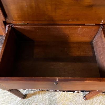 N1455 Vintage Cherry Flip-Top Storage Table