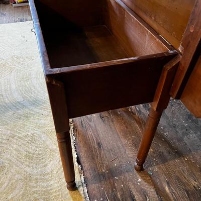 N1455 Vintage Cherry Flip-Top Storage Table