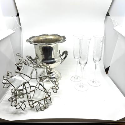 1466 Silverplate Champagne Bucket with 3 Lenox Glass Champagne Flutes, Wall Hanging