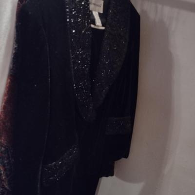 Collection of Ladies Clothing (D)