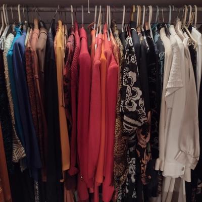 Collection of Ladies Clothing (D)