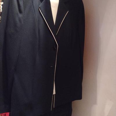 Collection of Ladies Clothing (D)