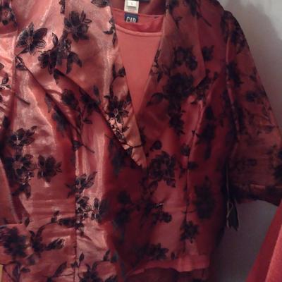 Collection of Ladies Clothing (D)