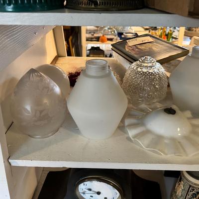 1474 Lot of Glass Lamp Shades/ Globes