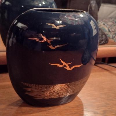 Painted Japanese Porcelain Seagull Otagiri Vase