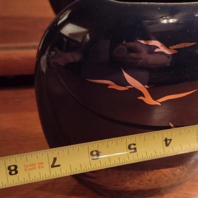 Painted Japanese Porcelain Seagull Otagiri Vase