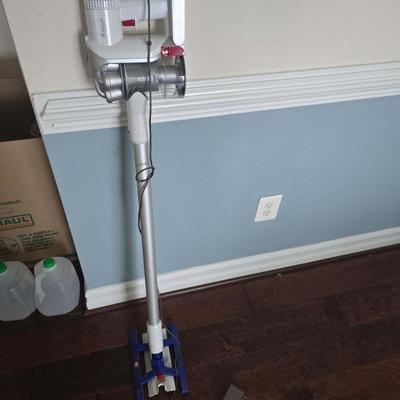Dyson DC56 Hard Floor Wet/Dry Bagless Cordless Handheld/Stick Vacuum