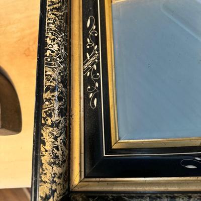 1490 Mirrors & Framed Fruit