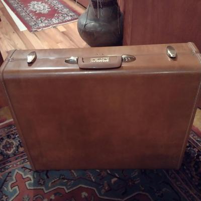 Pair of Vintage Samsonite Streamlite Faux Leather Hard Shell Suitcases