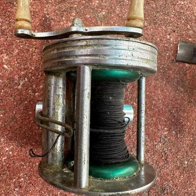 Four Vintage Fishing Reels (4)