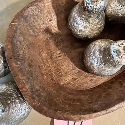 Primitive bowl with fruit