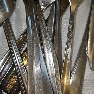 1 set Pfaltzgraff flatware stainless plus misc Stainless spoons, forks and knives