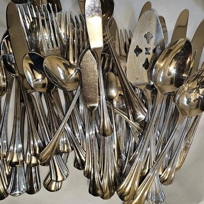 1 set Pfaltzgraff flatware stainless plus misc Stainless spoons, forks and knives