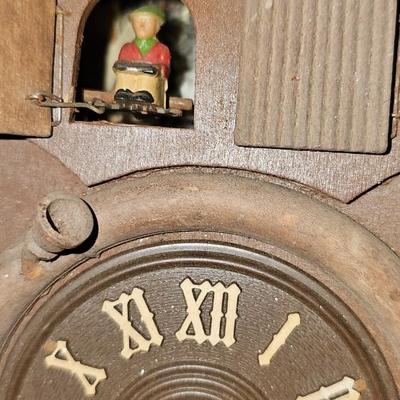 Cool old cuckoo clock, broken
