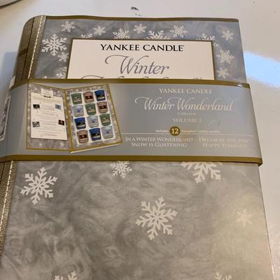 Yankee Candle WINTER WONDERLAND VOLUME 1 - 12 Votives in Book