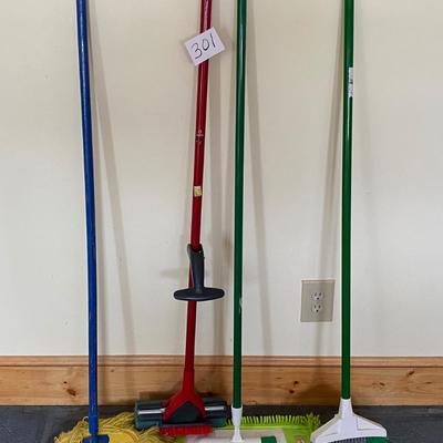 Floor Cleaning Lot