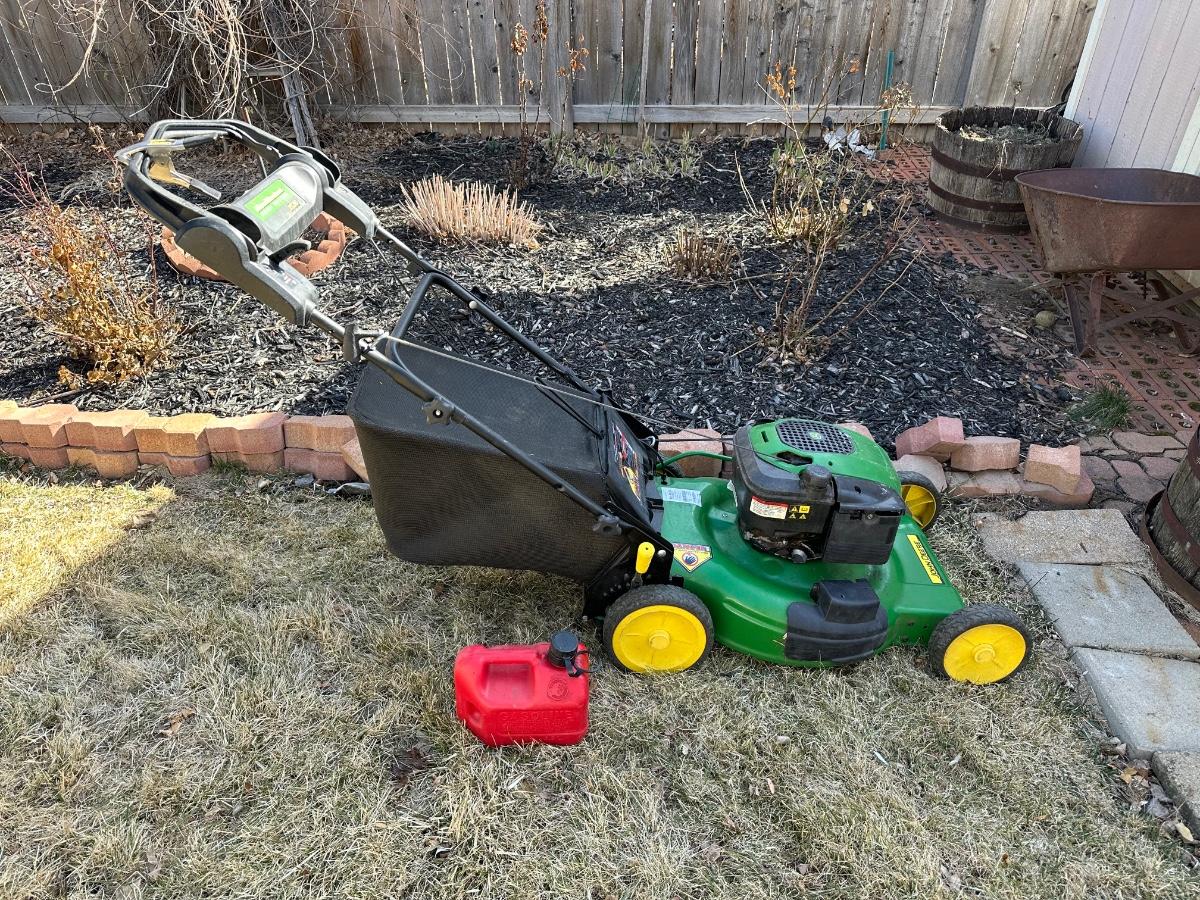 JOHN DEERE SELF PROPELLED LAWN MOWER EstateSales